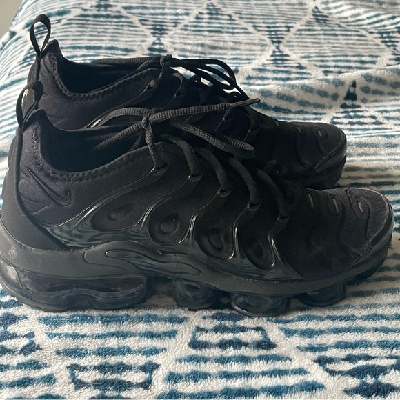 •NWOT• NIKE AIR VAPORMAX PLUS Black Nike Sneakers Shoes •FREE SHIPPING• - Picture 8 of 16